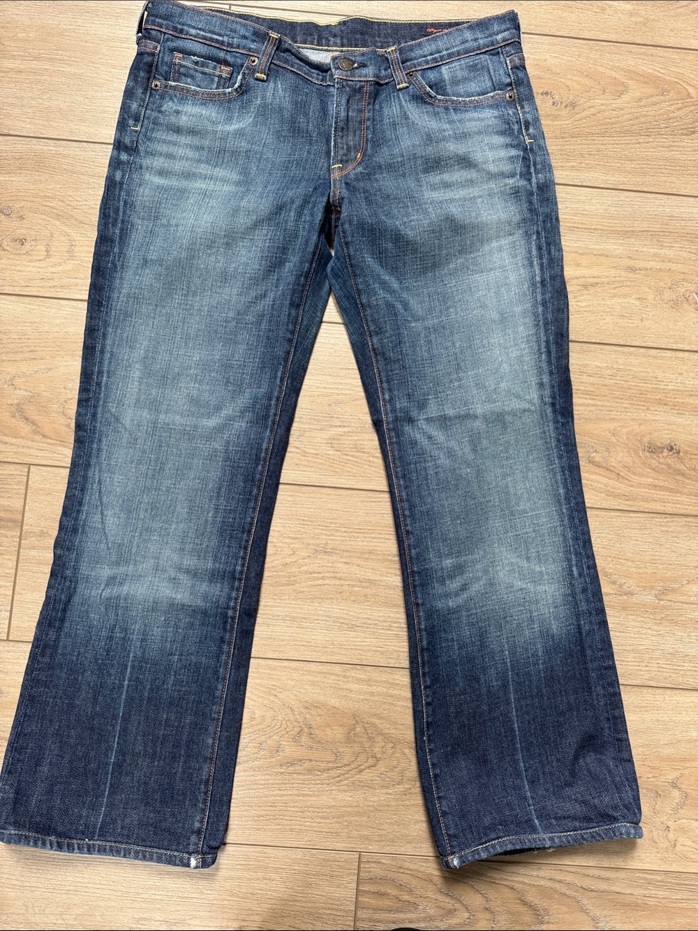 Women’s size 28 Kelly low waist bootcut jeans